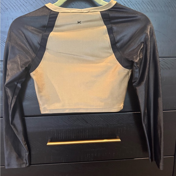 Koral Activewear Crop Top - Picture 2 of 3